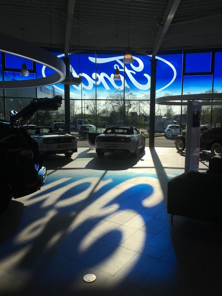 Ford-Händler öffnen Verkaufsräume und bieten attraktives Finanzierungsangebot: “Jetzt kaufen, später zahlen”