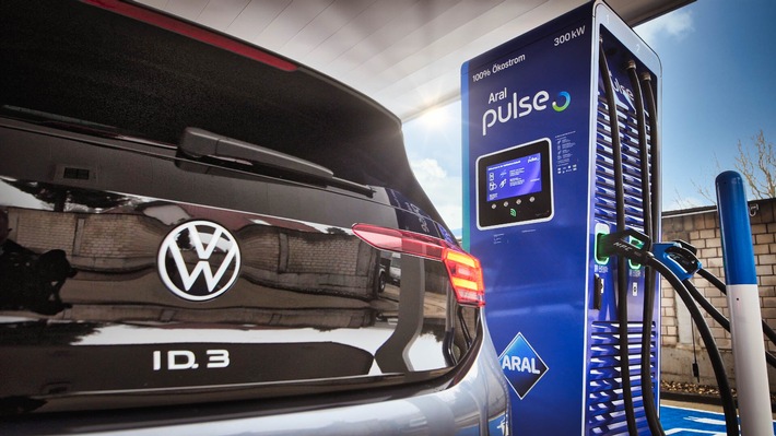 VW und Aral bündeln Kräfte beim Ausbau von ultraschnellem Laden von E-Fahrzeugen