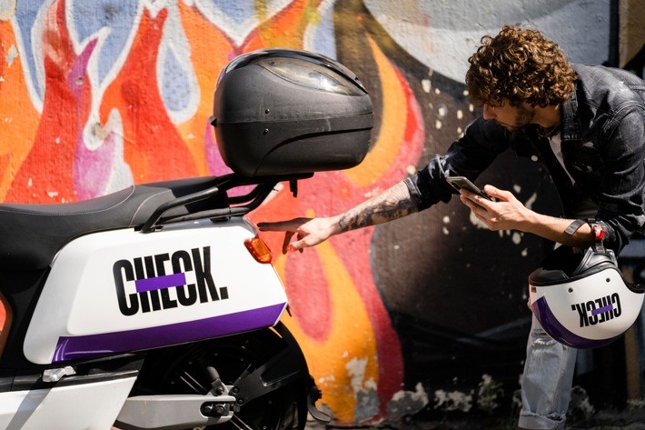 Pressemitteilung: E-Moped-Service “Check” startet erstmals auf dem deutschen Markt in Düsseldorf