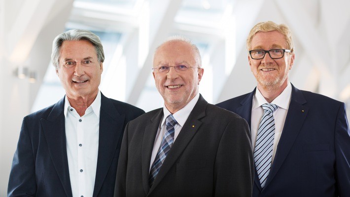 Dr. August Markl und Hermann Tomczyk werden ADAC Ehrenpräsidenten Ehemalige Präsidiumsmitglieder für langjährige Verdienste geehrt